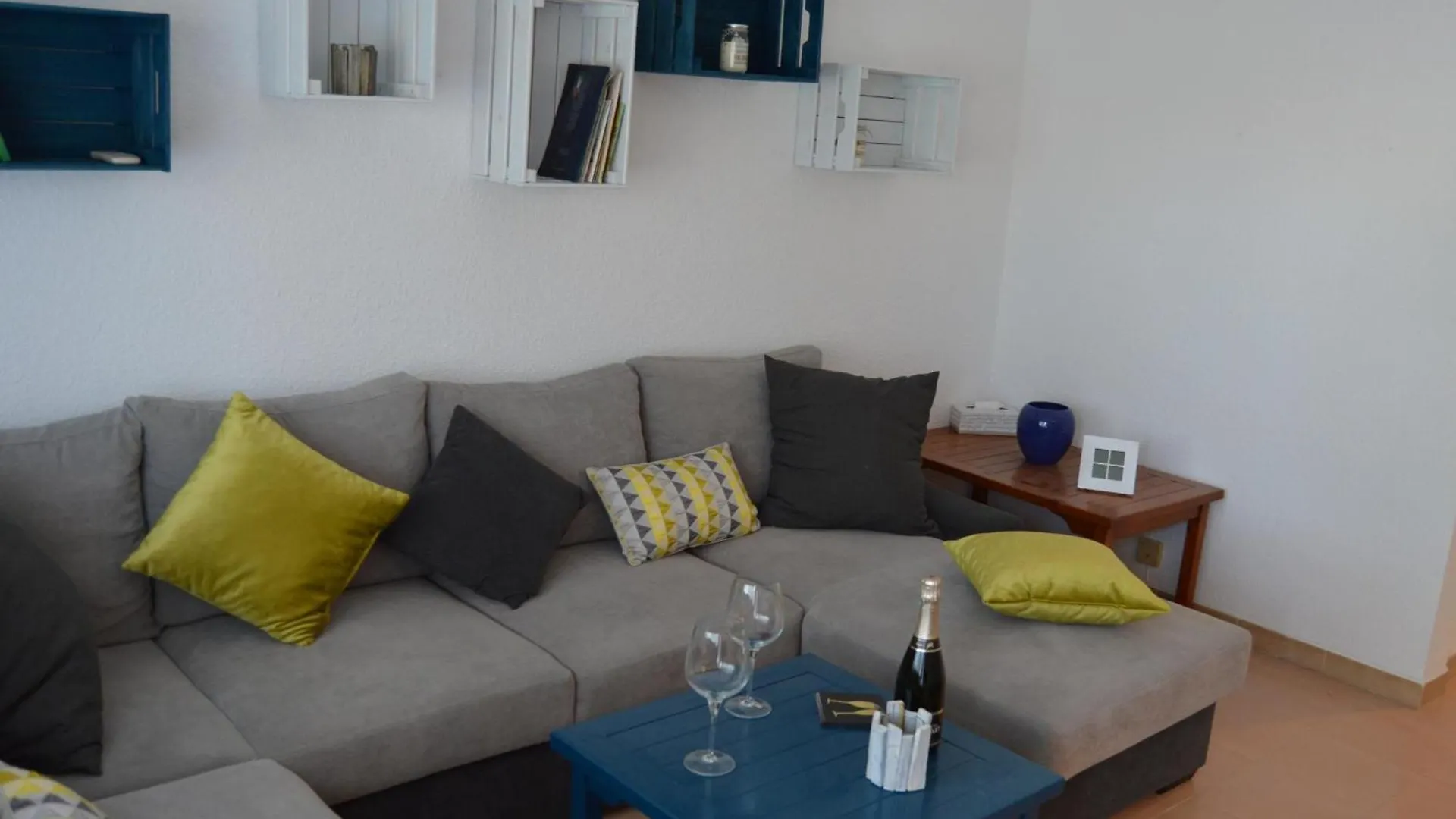 Casa Con Piscina, Amarre Y Aire Acondicionado Para 8 Personas En Zona Tranquila De Empuriabrava - Hisp-288-36