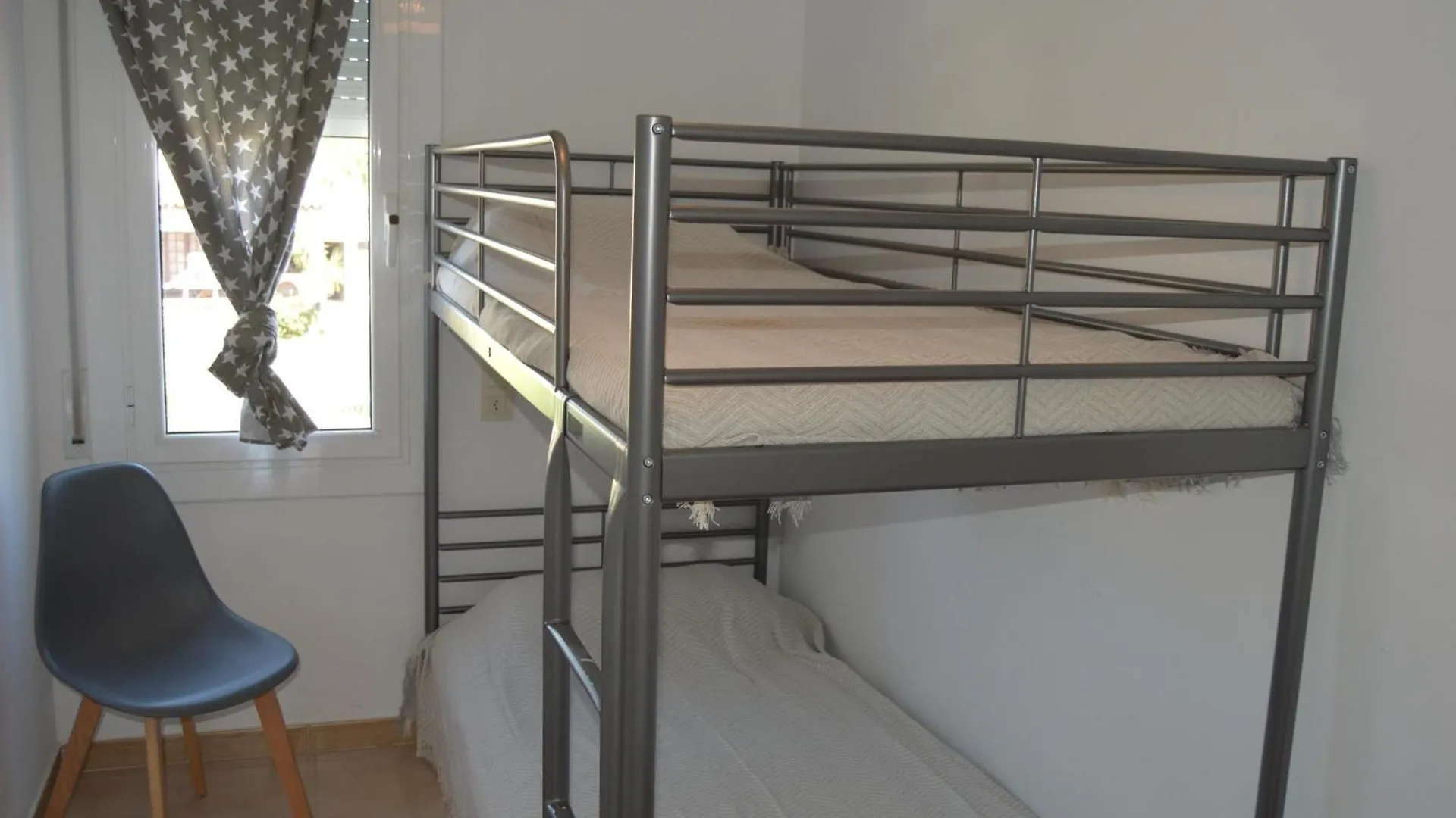 Casa Con Piscina, Amarre Y Aire Acondicionado Para 8 Personas En Zona Tranquila De Empuriabrava - Hisp-288-36 0*,
