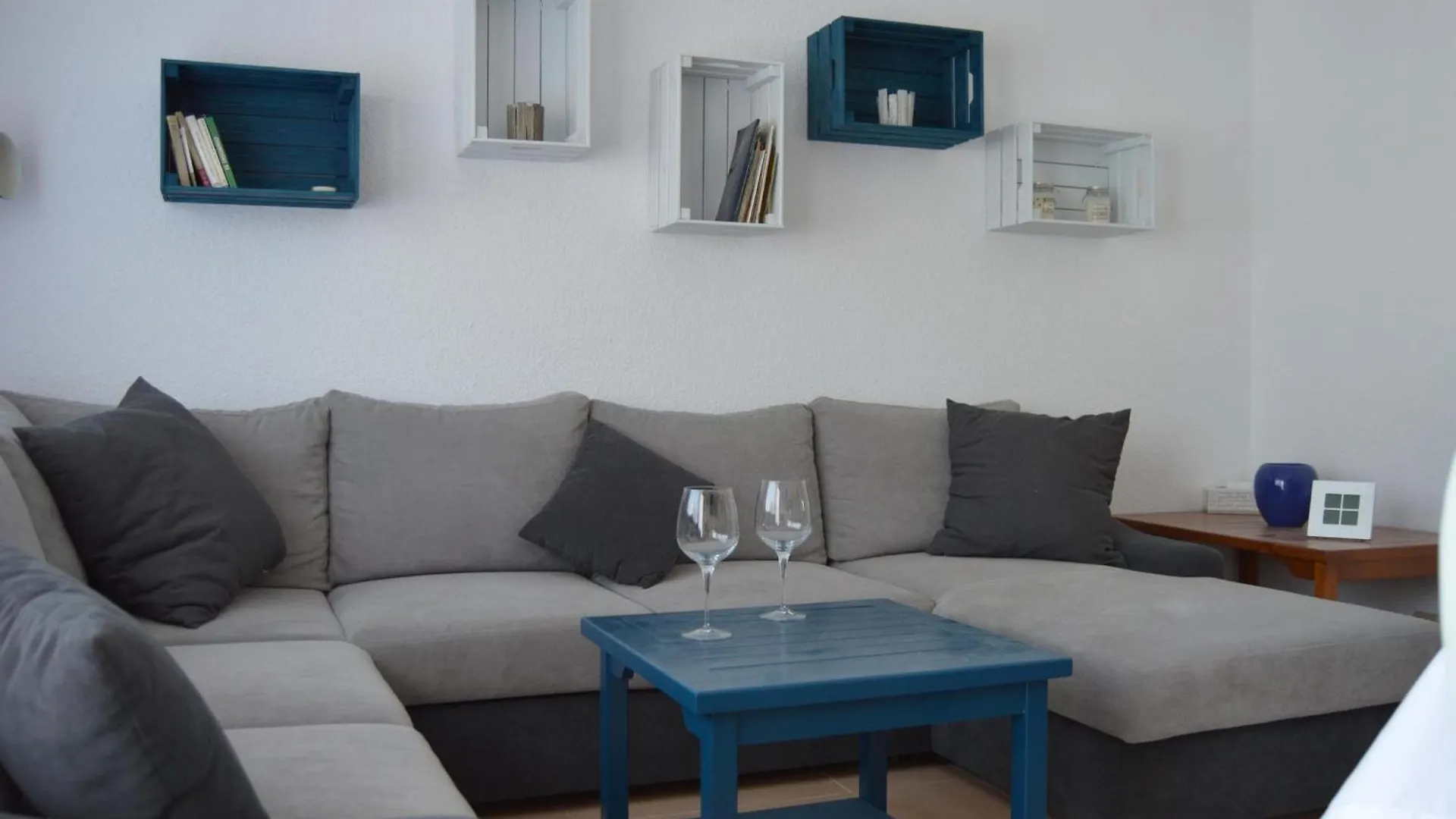 Casa Con Piscina, Amarre Y Aire Acondicionado Para 8 Personas En Zona Tranquila De Empuriabrava - Hisp-288-36