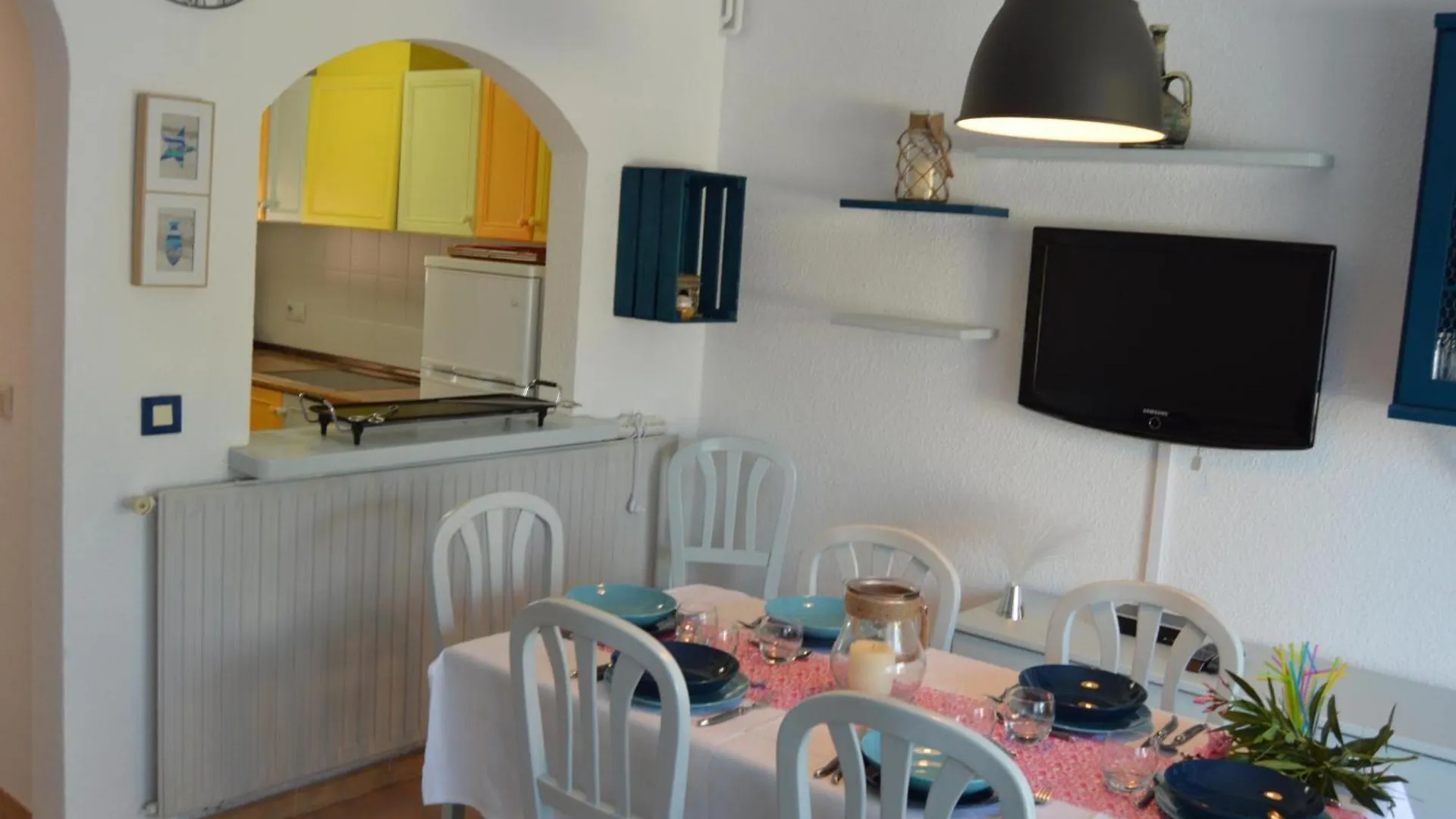 Casa Con Piscina, Amarre Y Aire Acondicionado Para 8 Personas En Zona Tranquila De Empuriabrava - Hisp-288-36