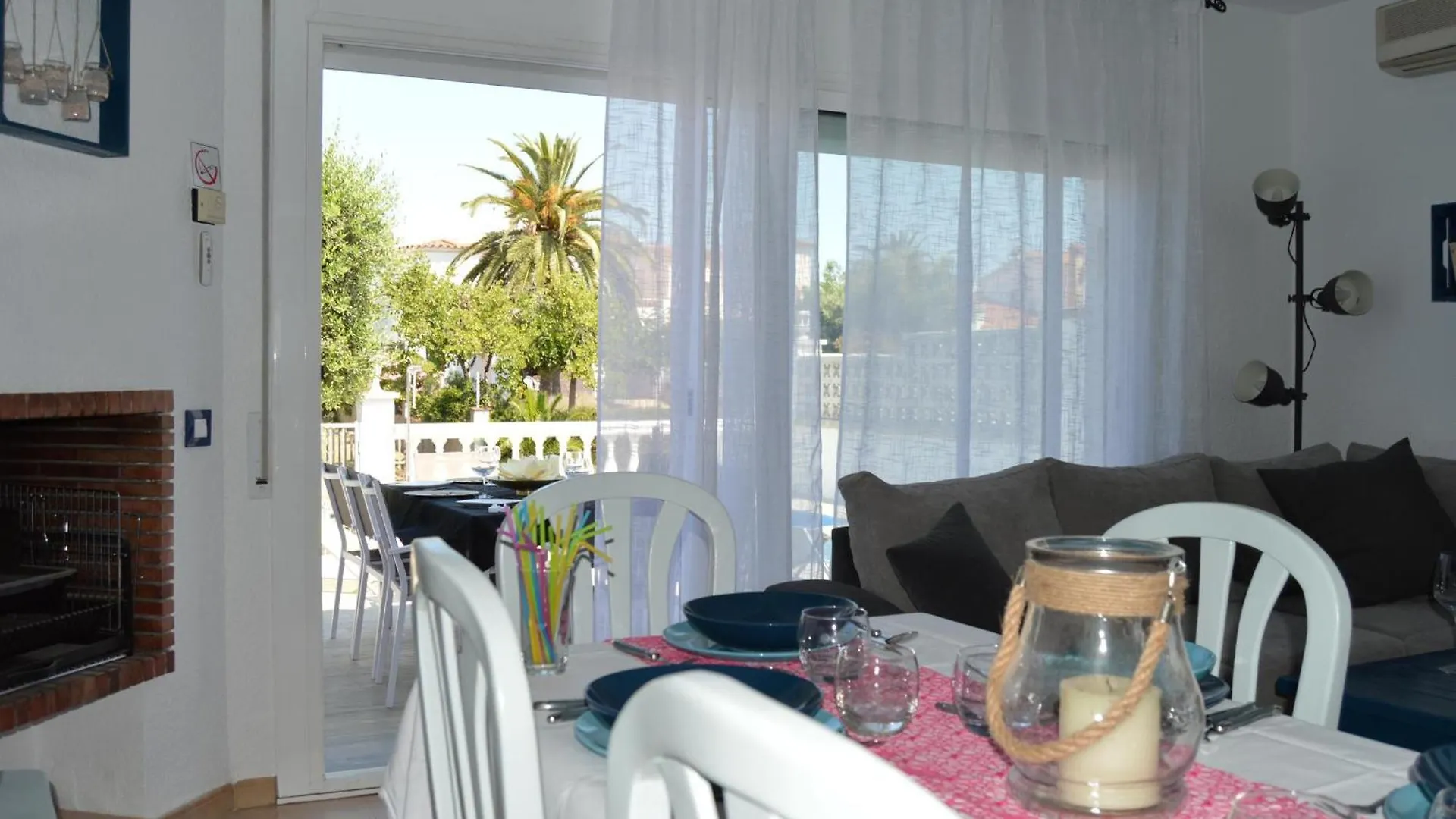 Casa Con Piscina, Amarre Y Aire Acondicionado Para 8 Personas En Zona Tranquila De Empuriabrava - Hisp-288-36 0*,  Spain