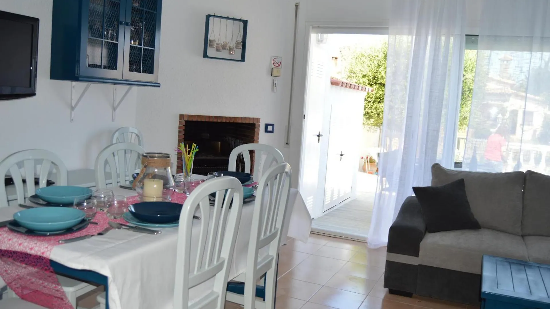 Casa Con Piscina, Amarre Y Aire Acondicionado Para 8 Personas En Zona Tranquila De Empuriabrava - Hisp-288-36