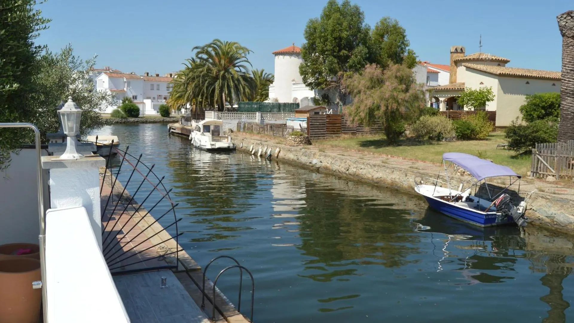 Holiday home Casa Con Piscina, Amarre Y Aire Acondicionado Para 8 Personas En Zona Tranquila De Empuriabrava - Hisp-288-36